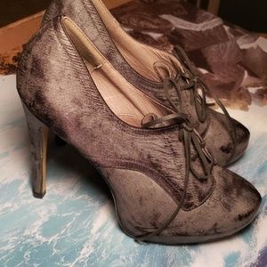 Restrcted High Hills black/grey shoes